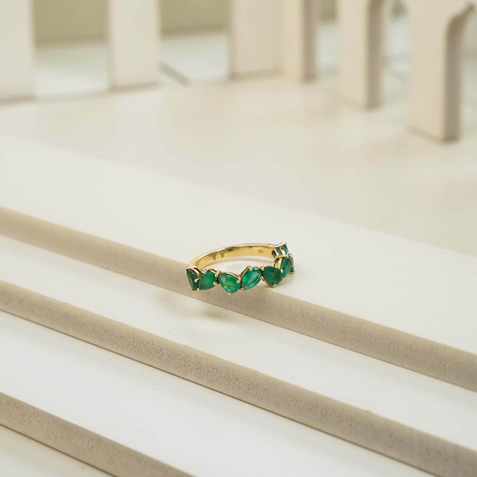 Pear emerald band